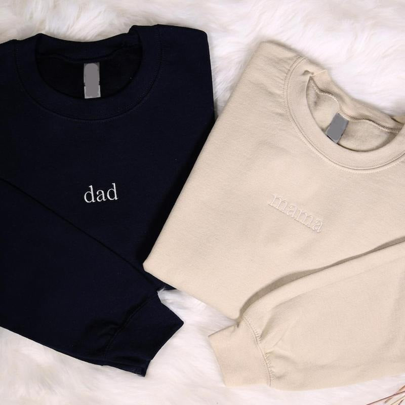 Custom Embroidery Mama & Dad Sweatshirt, Personalized Parents Embroidered Hoodie, Baby Announcement Outfit, Pregnancy Reveal New Mom Gifts