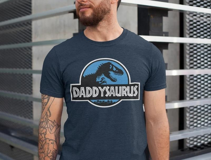 Daddysaurus Shirt Fathers Day Gifts, Daddy Saurus Funny Fathers Day Dinosaur Shirt for Dad Menswear Top