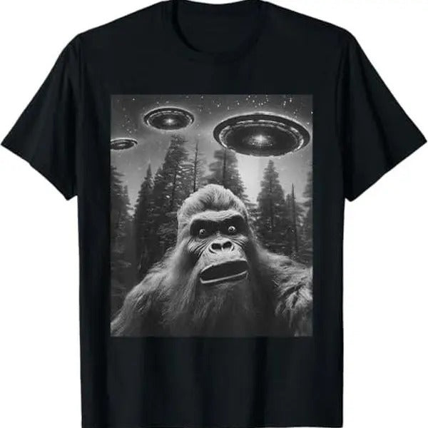 Funny Graphic Tee For Men Women Big.foot Sasquatch Alien UFO T-Shirt