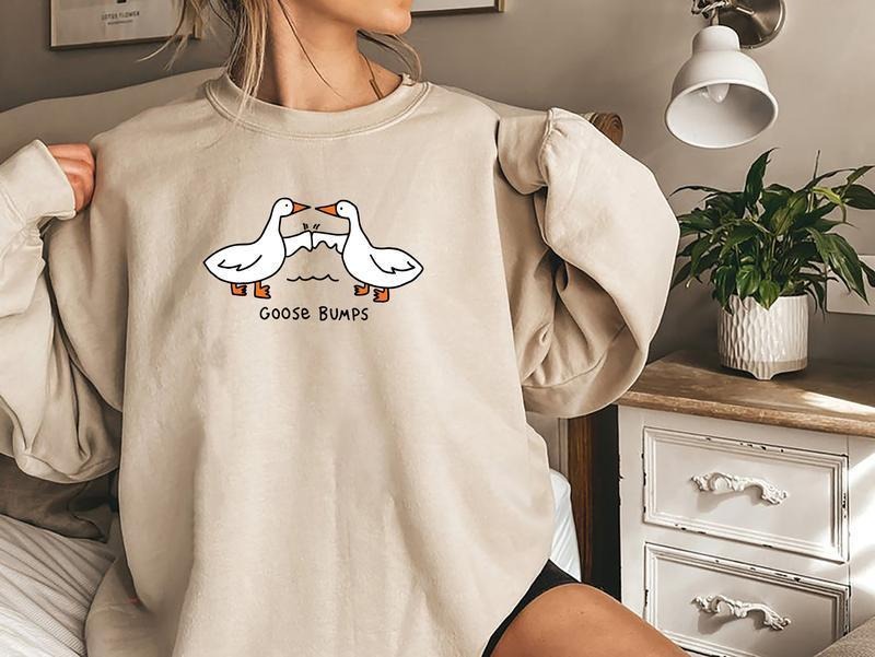 Funny Goose Bump Silly Goose Meme Trend T-shirt/Sweatshirt/Hoodie