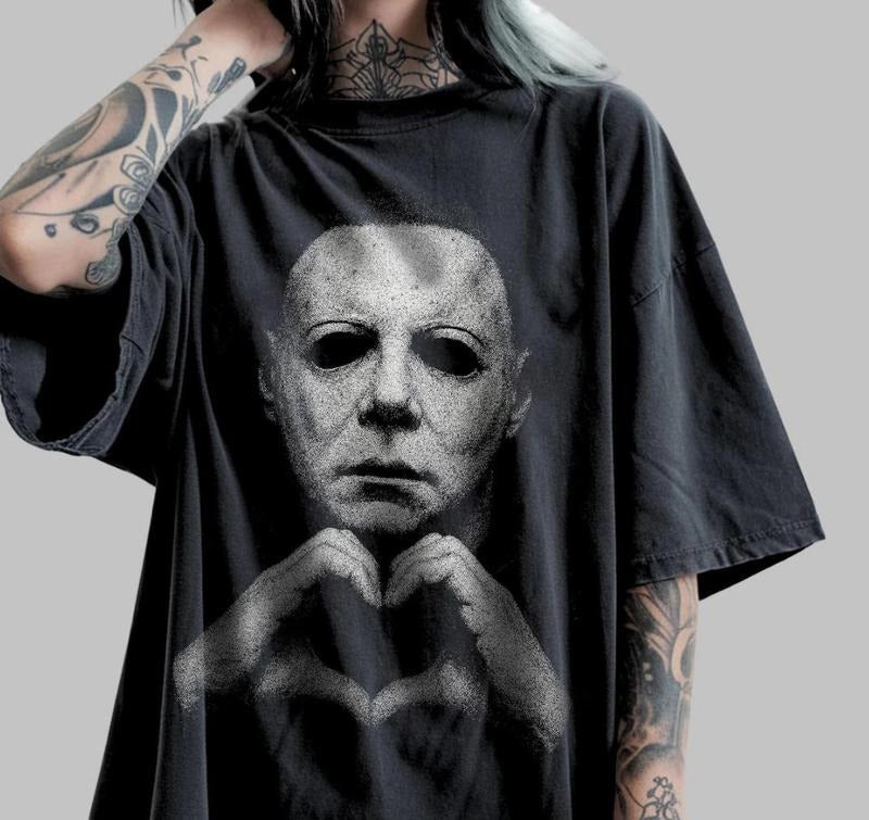 Michael Myers Heart Shirt, Horror Movie Tee Casual Streetwear Style Halloween Gift
