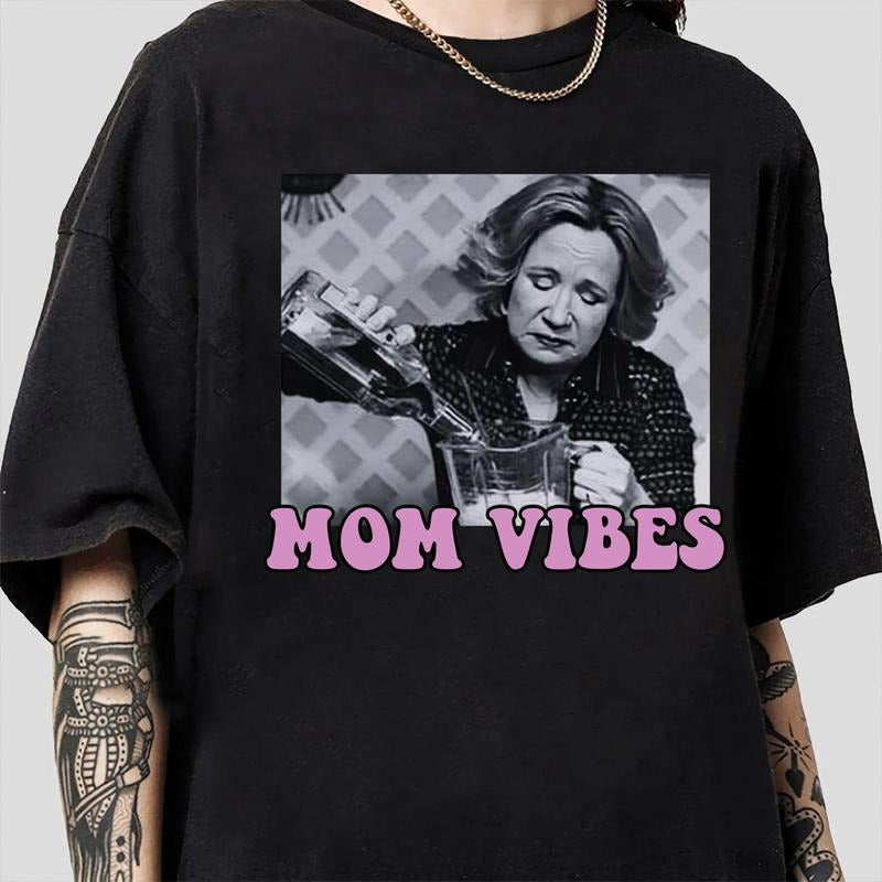 Mom Vibes 90s Gift for Mothers Day T-Shirt, Trendy Mama T-Shirt, Unisex Tee