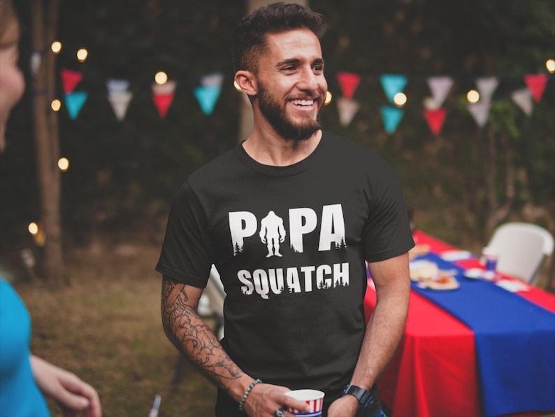 Papa Squatch Garndpa Fathers Day Gift For Father T shirt Gifts For Grandpa Best Papa Gifts Big Foot Funny Grandpa Shirts