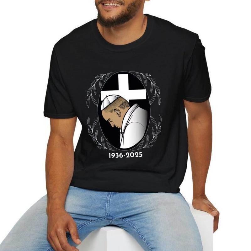 Pray for Pope Francis Tee Casual Style Crew Neck Short Sleeve T-Shirt Tops Trendy for Unisex