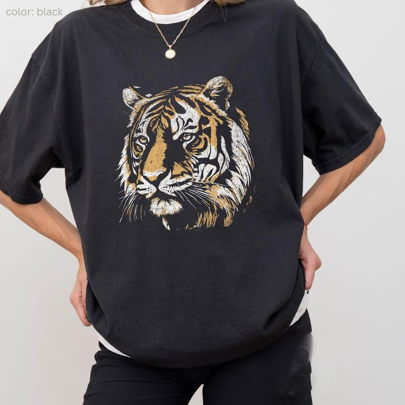 Tiger Vintage Shirt - Tiger Graphic Tee, Gift Retro Snow Tiger, Dark Tiger Wild Animals Shirt Cotton Fabric