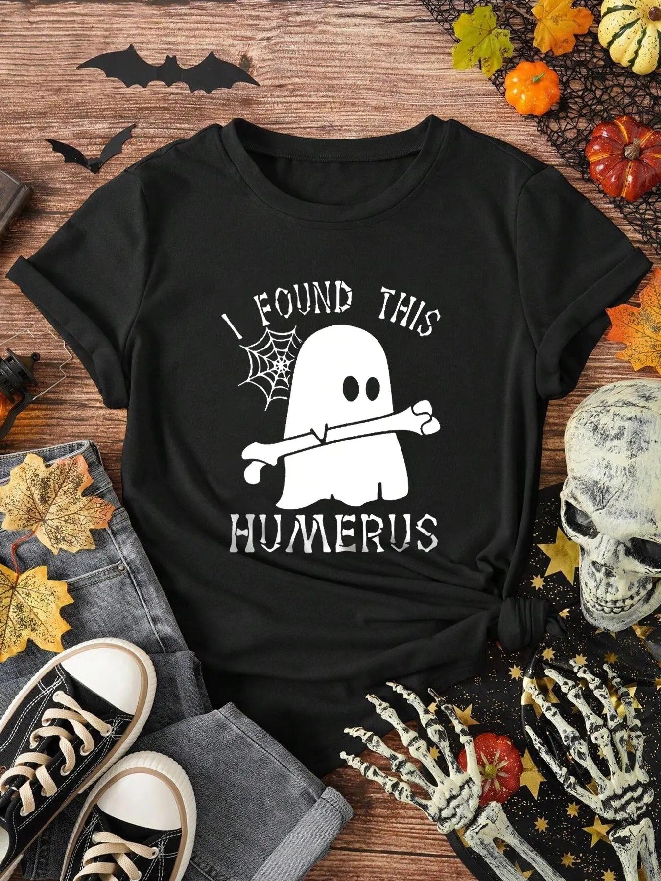 Women's Ghost & Letter Print Round Neck Graphic Tee, Vintage Trendy Casual Short Sleeve T-shirt for Daily Wear, Ladies Summer Outfit