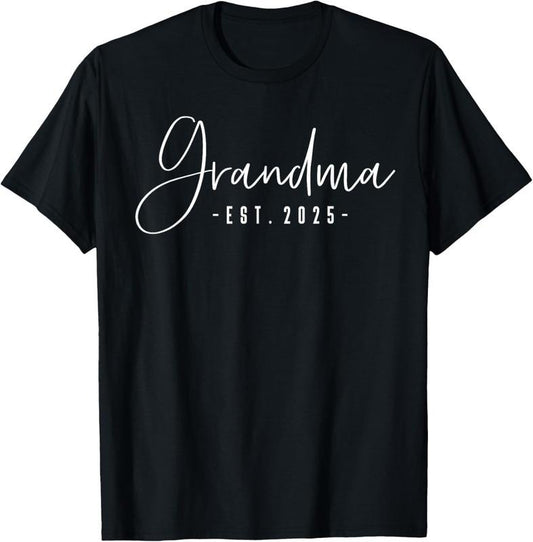 100% Cotton Grandma Est 2025 Grandma To Be Gifts New Grandma 2025 T-Shirt