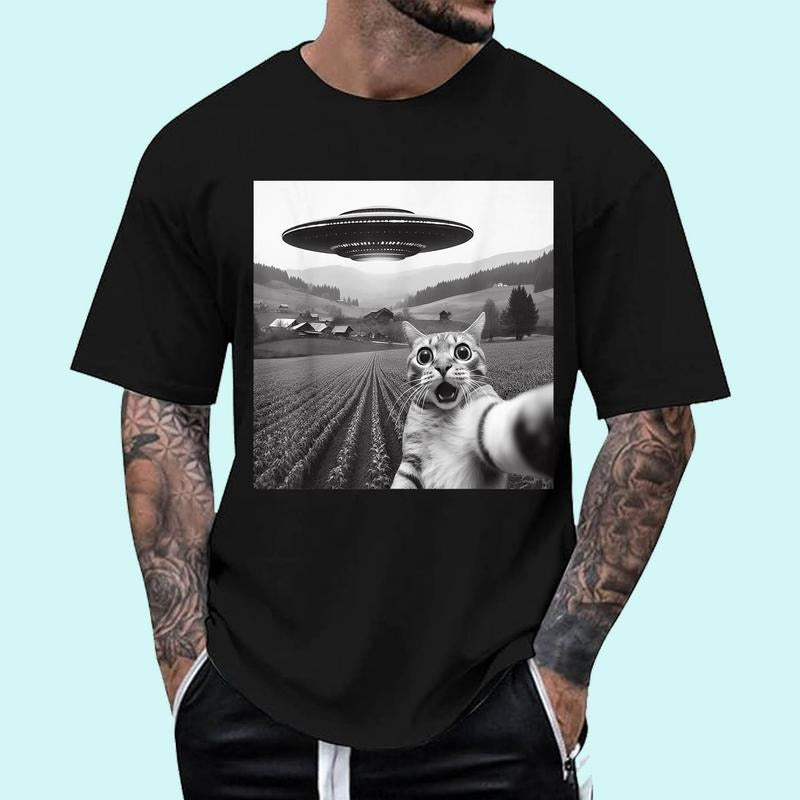 [100% Cotton Shirt] Cat Selfie With Alien UFO Funny Cat Gifts For Men Women Unisex T-Shirt Hoodie, Sweatshirt | DripVista.com