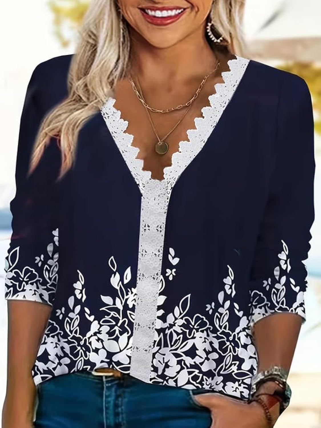 Women's Plus Size V-Neck with Lace Trim Short Sleeve T-Shirt Vintage Allover Floral Print Casual Elegant Tee Tops Blouses