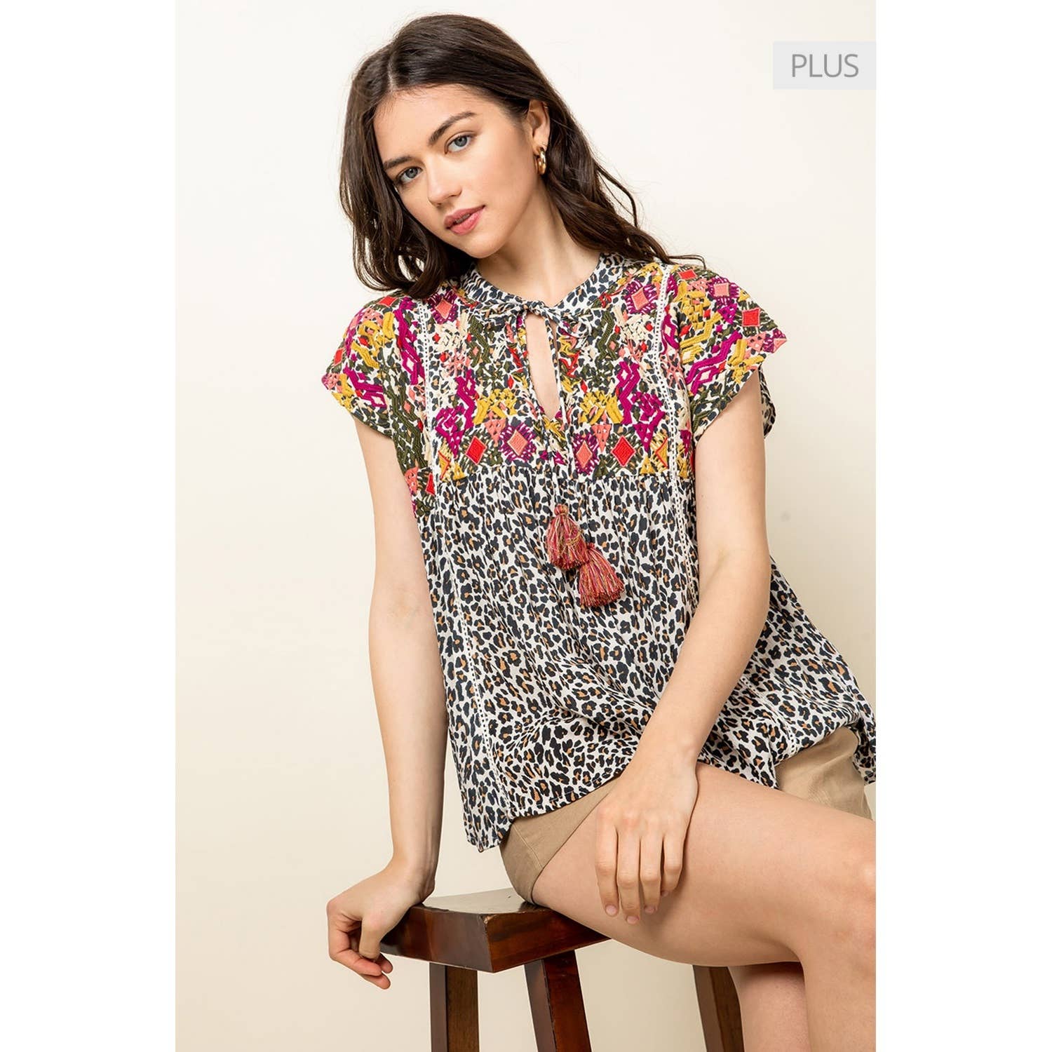 /Size Xl/ Embroidered Leopard Print Top