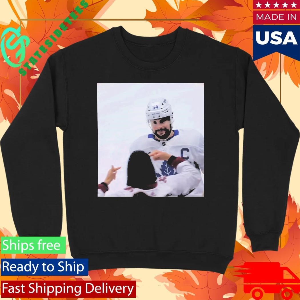Auston Matthews Smirks At The Avs Fans Shirt