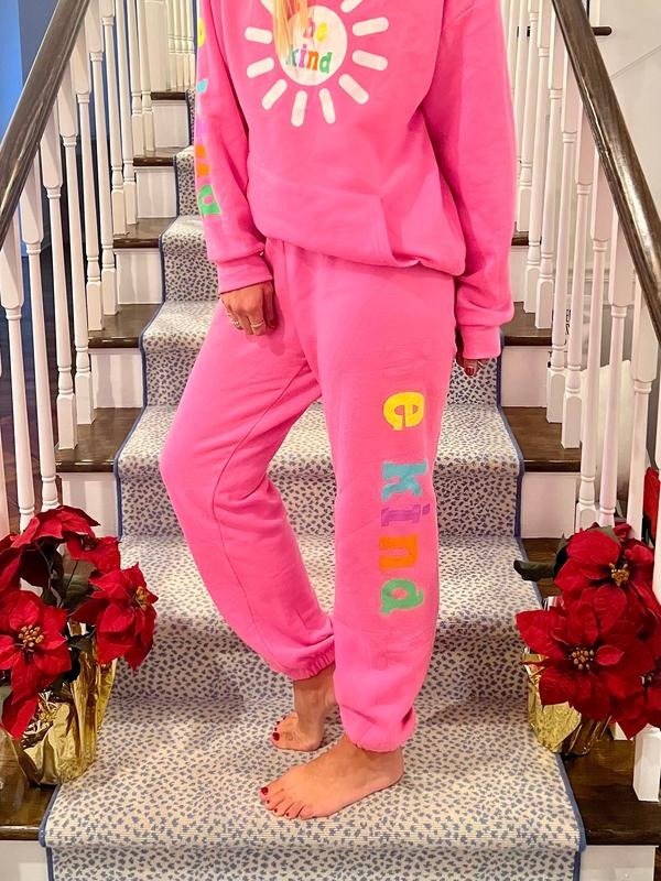 Be Kind Bubblegum Sweatpants T-Shirts, Hoodie, Sweatshirt | DripVista.com