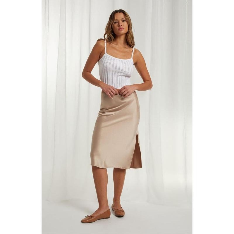 Beverly and Beck Women's Arlo Sweater Tank Top T-Shirts, Hoodie, Sweatshirt | DripVista.com