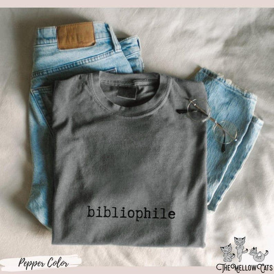 Bibliophile shirt Bookish apparel Bookish Hot girls read books tshirt book club merch bookworm t-shirt funny smut reader gift for her