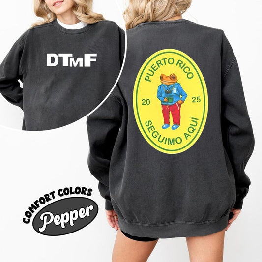 Bunny Debi Tirar Mas Fotos Shirt, Bunny DTMF Sweatshirt