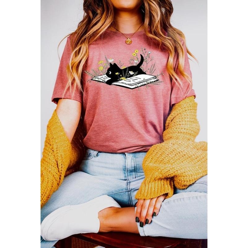 Cat Shirt,Cute Cat Book Sweatshirt,Book Lover T-shirt, Cat lover shirt,Reader Bookish Shirt,Floral book art Shirt, Book Nerd Shirt