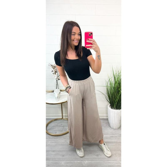 Cindy Crinkle Wide Leg Pant