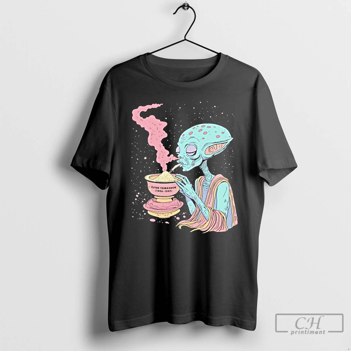 Classic Alien Inhale Smoke Clyde Tombaugh 1906 1997 T-Shirts, Hoodie, Sweatshirt | DripVista.com