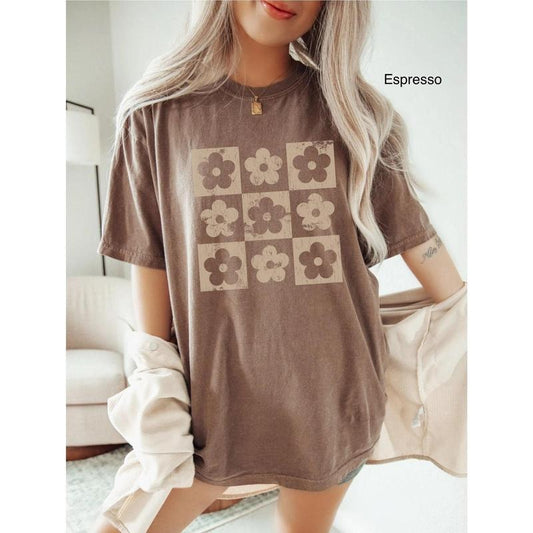 Comfort Colors Checkered Flowers Shirt Retro Flowers T-Shirt Boho Floral TShirt Gift For Mom Spring T Shirt Trendy Floral Oversized Tee