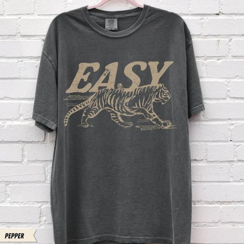 Comfort Colors Easy Tiger Tee T-shirt Sweatshirt, Vintage style Inspired Shirt, Trendy Tiger, Retro Festival Clothing,...