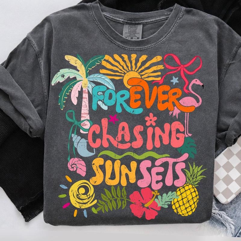 Comfort Colors Forever Chasing Sunsets T-Shirt, Retro Summer Shirt, Boho floral Shirt, Beach T-Shirt, Sunsets TShirt, summer 2025 T-Shirt