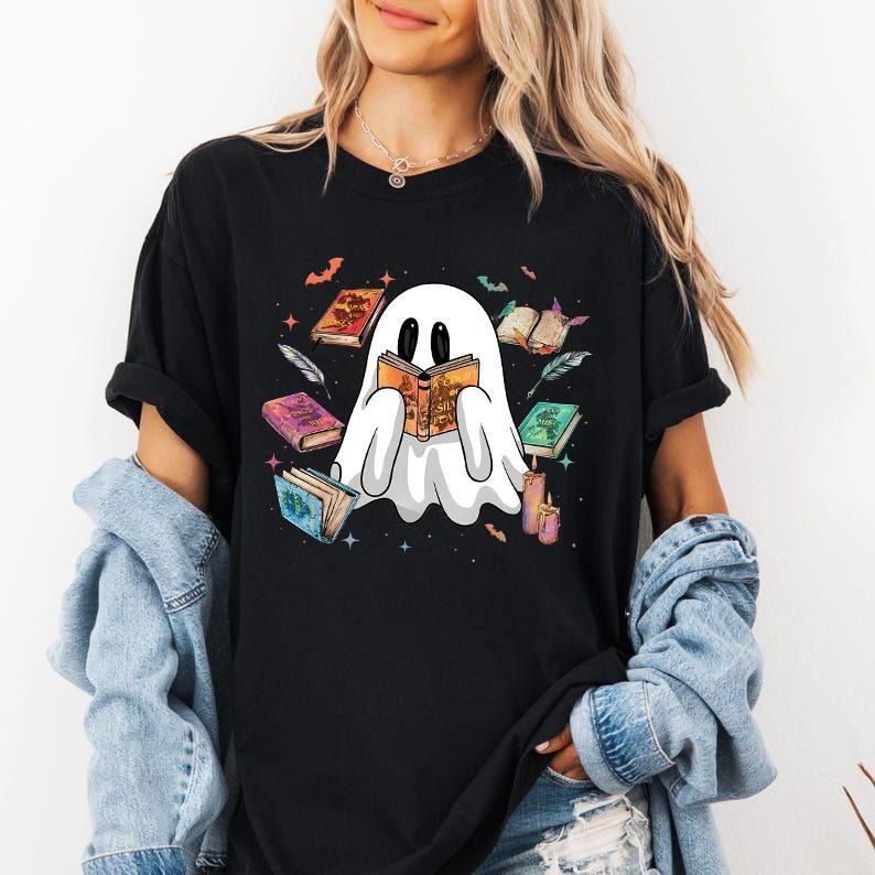Comfort Colors Funny Book Lover Ghost T-Shirt, Halloween Ghost Shirt, Gifts for Book Lovers, Cute Ghostly T-Shirt for ACOTAR & Fantasy Lovers