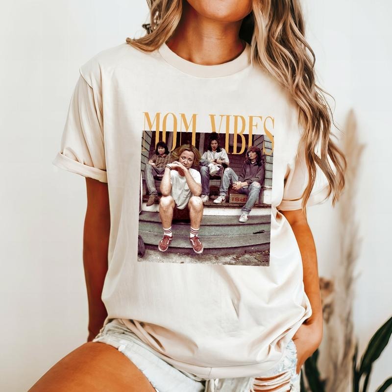 Comfort Colors Retro Mom Vibes Thug Life Shirt, 90s Mom Vibes T-Shirt, Mother's Day Gift, Mama Gift Sweater, Mom Life T-shirt