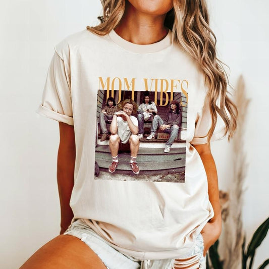 Comfort Colors Retro Mom Vibes Thug Life Shirt, 90s Mom Vibes T-Shirt, Mother's Day Gift, Mama Gift Sweater, Mom Life T-shirt