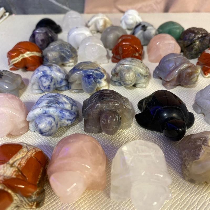 Crystal Turtles Natural Stone Home Ornament - Unique Quartz Design for Crystal Lovers & Enthusiasts - Charming Art Piece for Home Decoration