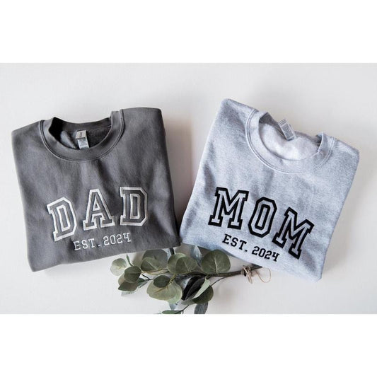 Custom Embroidered Daddy and Mommy sweatshirts, Pregnancy Announcement, Dad and Mom Sweatshirts, Daddy Mommy to be