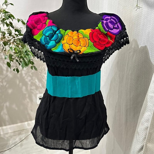 Embroidered shirts. Artesanal shirt Cotton