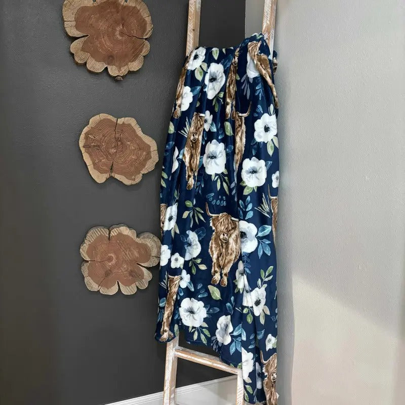 Envy Stylz Boutique Cheyenne Lightweight Throw Blanket 60"x80" Ultra-Soft 100% Polyester with Highland Cow and Floral Designs - Comfy Blanket