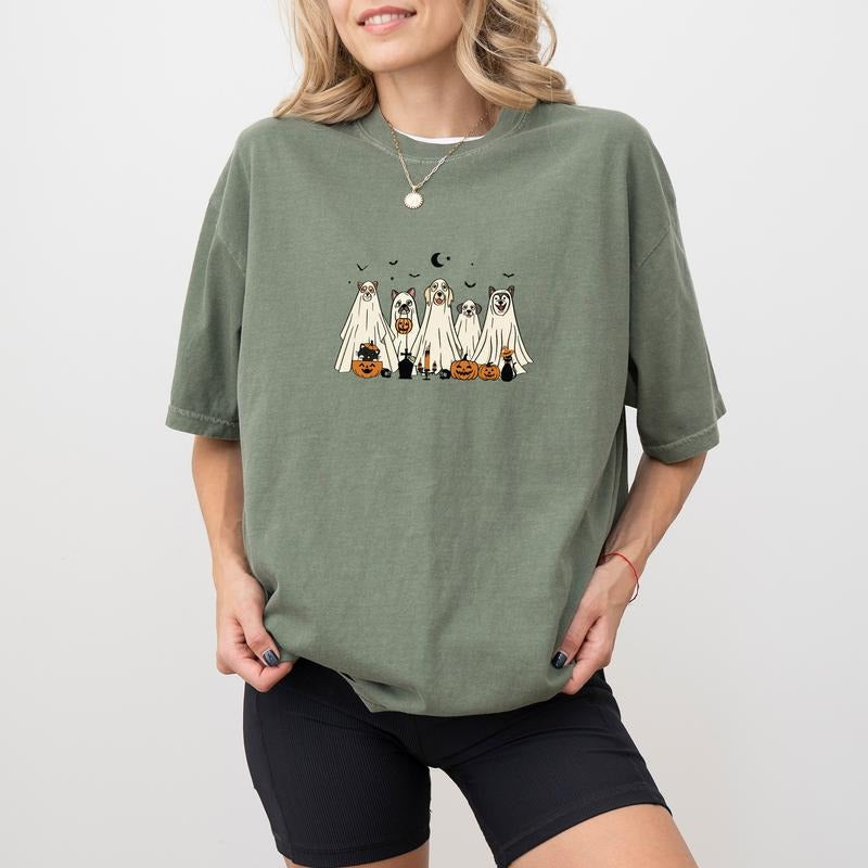 Funny Ghost Dogs Shirt Comfort Colors, Halloween Dogs Tee, Halloween Tshirt For Women, Dog Lover Halloween T-shirt, Happy Halloween Tee, Retro Spooky Season Outfits, Ghost T-shirt, Casual Fall Autumn Womenswear, Cotton Fabric Relaxed Fit Chic Style