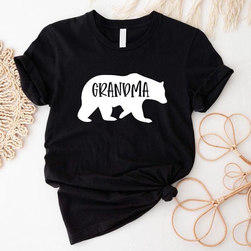 Grandma T-shirt, Cute Bear Shirt For Grandmother, New Grandma Birthday Gift Tee, Mother's Day Shirt, Baby Announcement Short Sleeve For Gigi.
