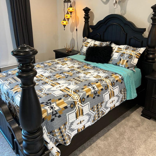 Grey Aztec 3 Piece King Size Quilt Set