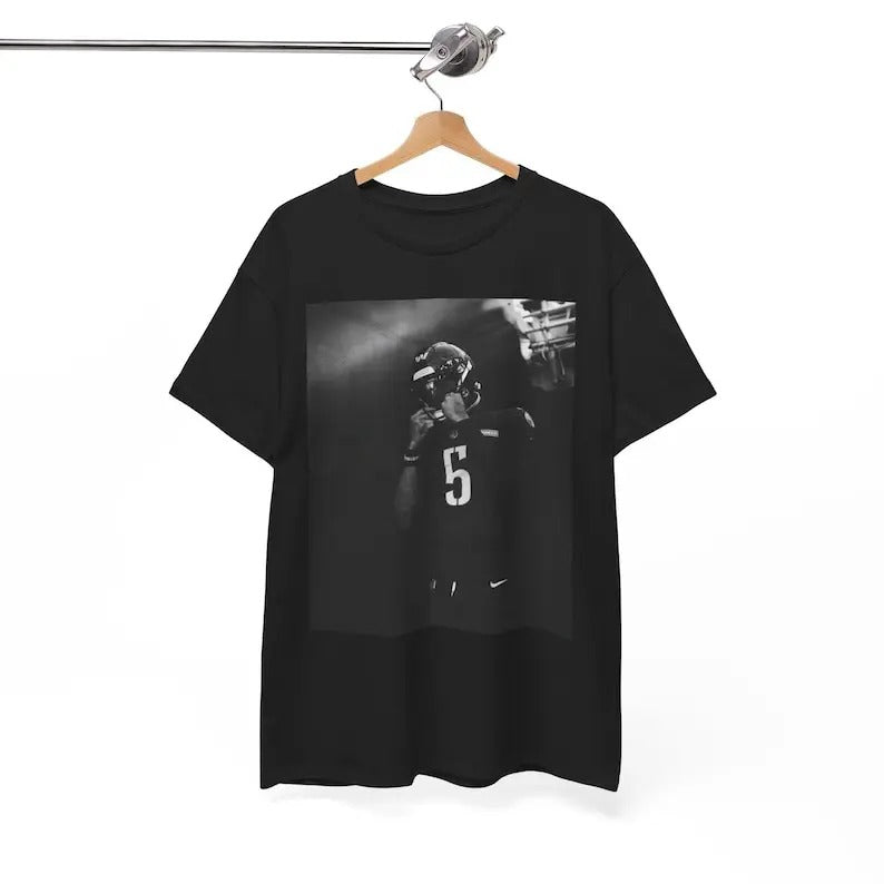 Jayden Daniels Blackout Graphic Tee, Perfect Sports Gift for Football Fans and Collectors