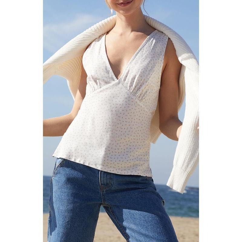 John Galt Women's White & Pink Floral Rafaela Top T-Shirts, Hoodie, Sweatshirt | DripVista.com