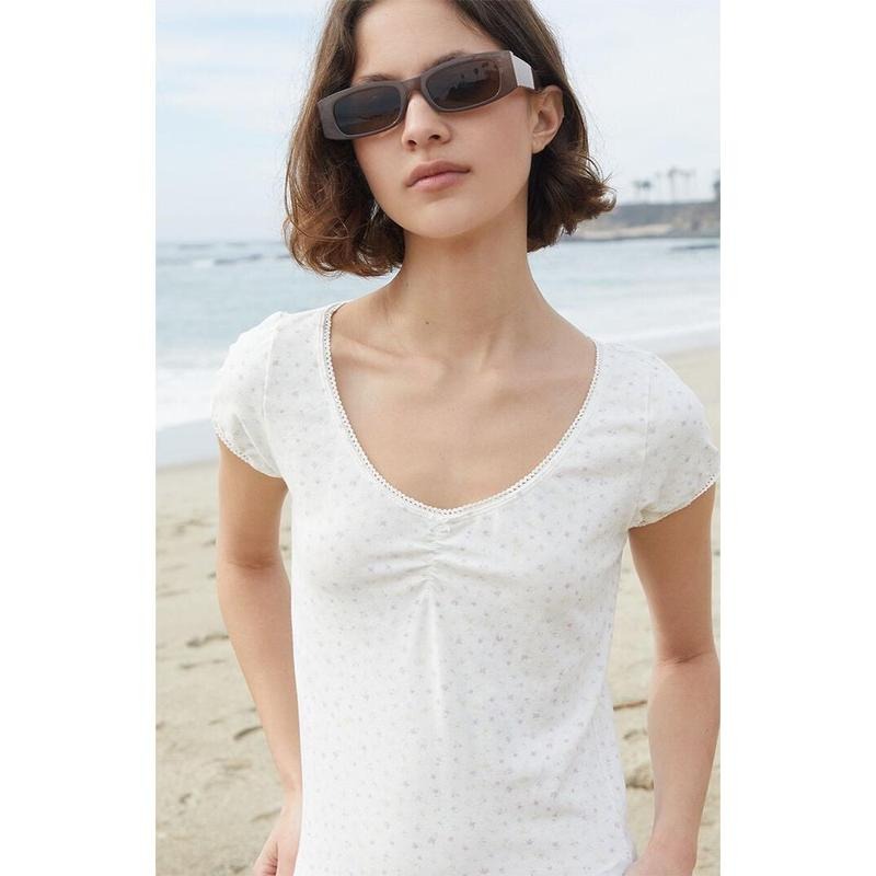 John Galt Women's White Floral Gina Cinched Top T-Shirts, Hoodie, Sweatshirt | DripVista.com