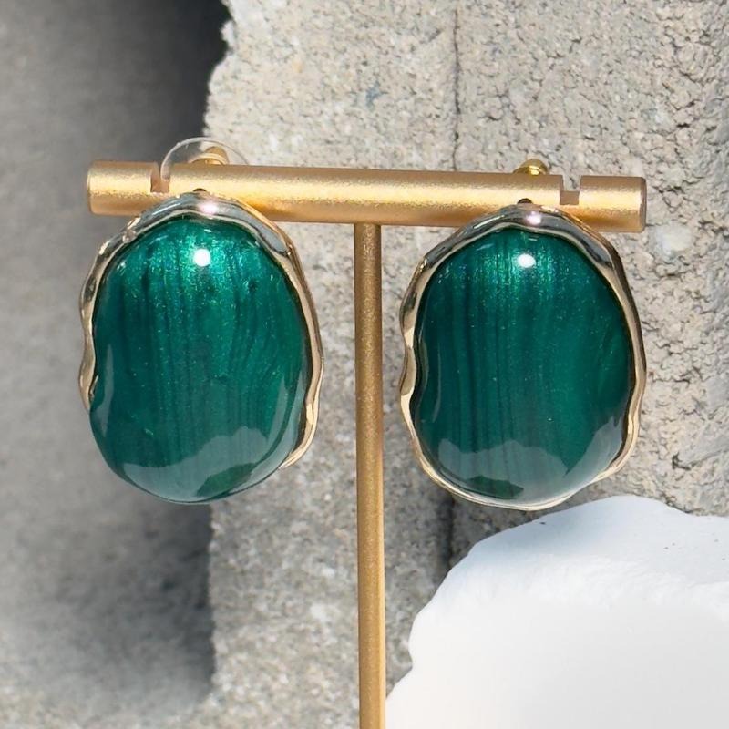 Jungle Luxe Wave Stone Earrings - Green Gemstone Gold-Tone Jewelry Accessory for Women's Fashionable & Versatile Earrings...
