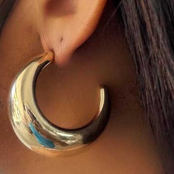 LimaLimon Luna Luxe Gold Crescent Earrings - Simple Elegant Crescent Shape Design for Minimalist Jewelry Lovers Earcuff...