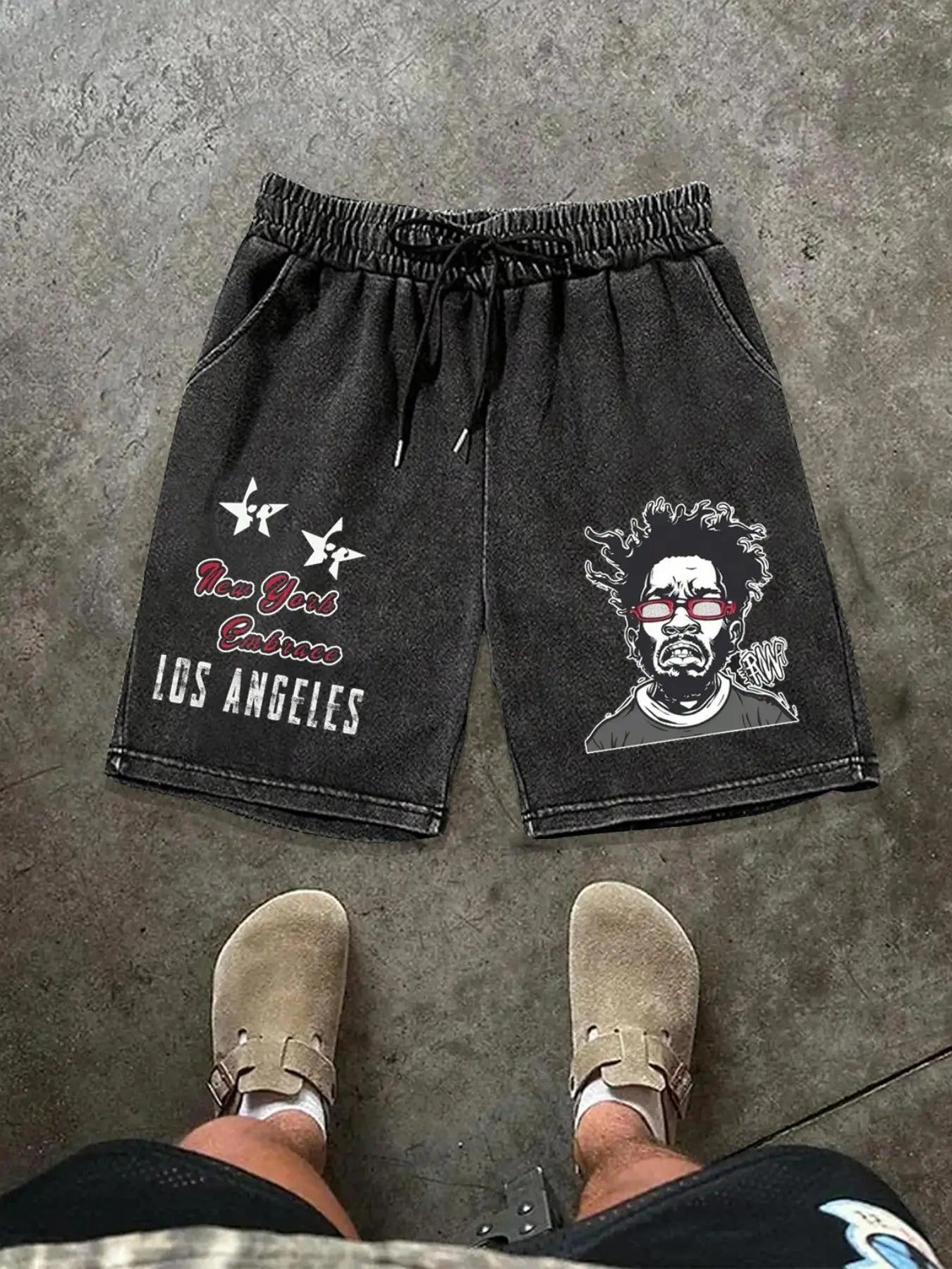 Men'WB shield Graphic Print Drawstring Waist Shorts, Regular Fit Street Fashion Casual Comfy Pocket Shorts for Summer,...