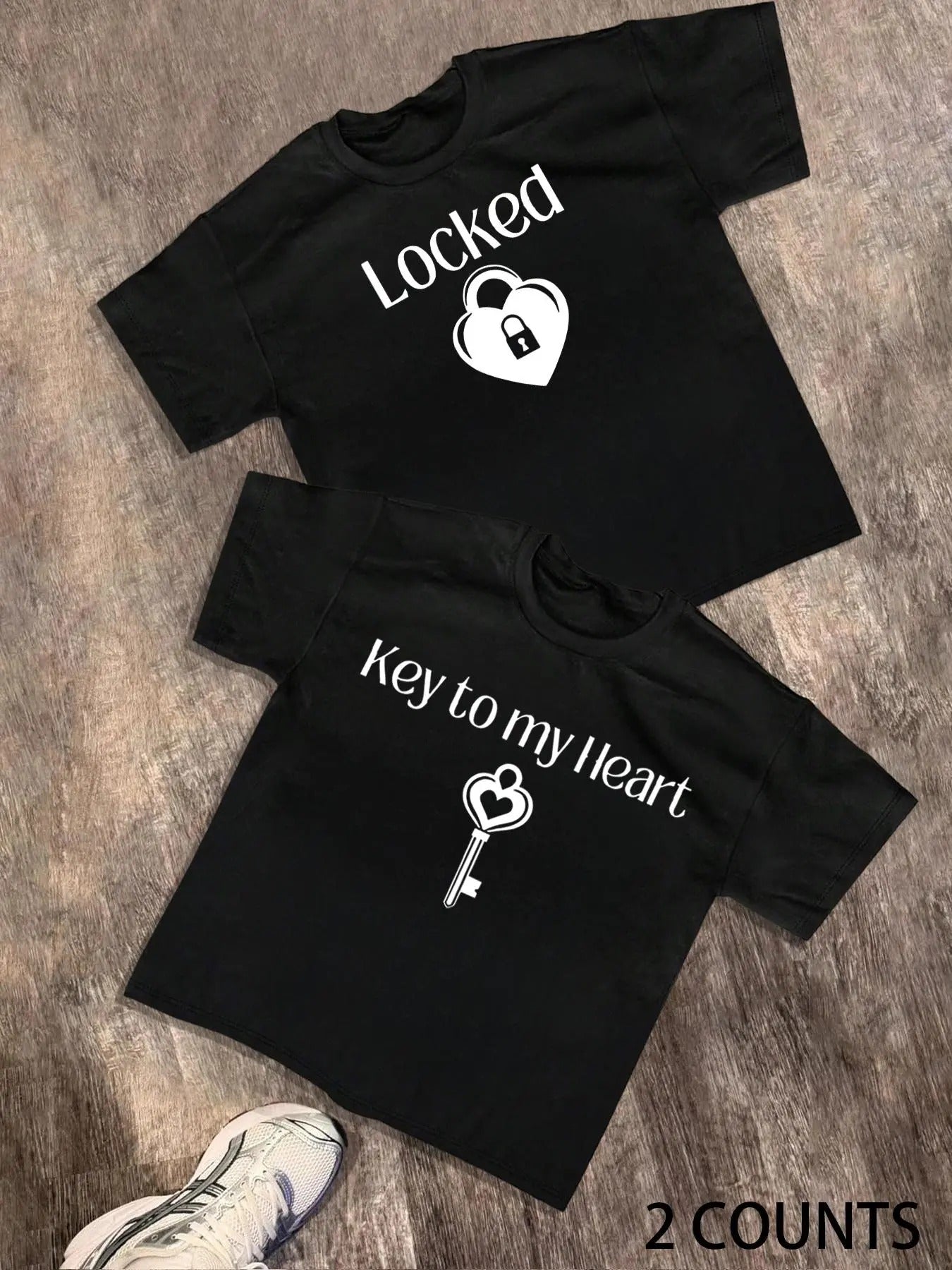 Men'WB shield Heart & Key Print Short Sleeve Tee, Regular Fit Casual Round Neck Graphic T-shirt for Summer, Men'WB shield...