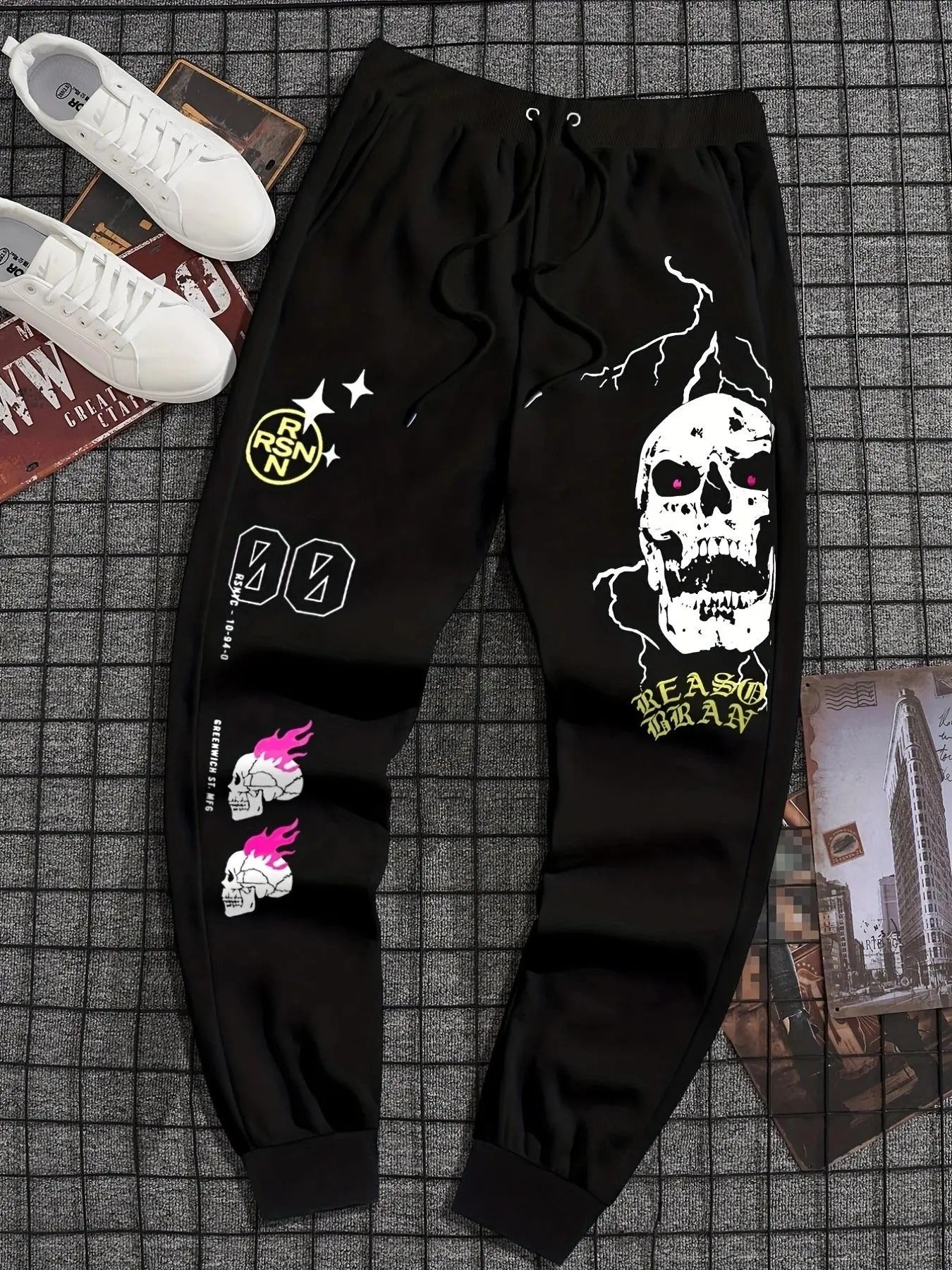 Men'WB shield Regular Fit Halloween Skull & Letter Print Pocket Drawstring Waist Sweatpants, Casual FOG Comfortable...