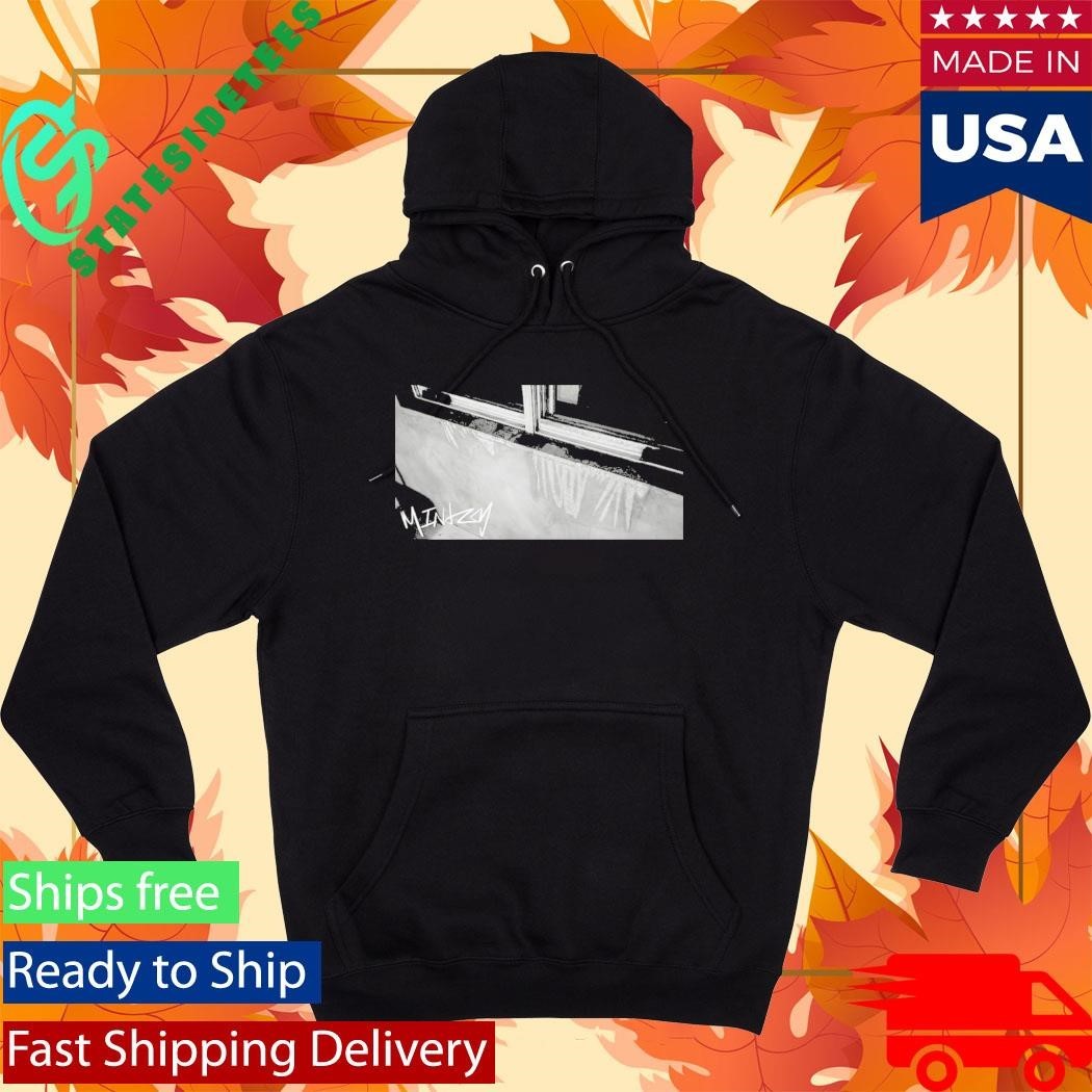 Mintzy Wall Shirt