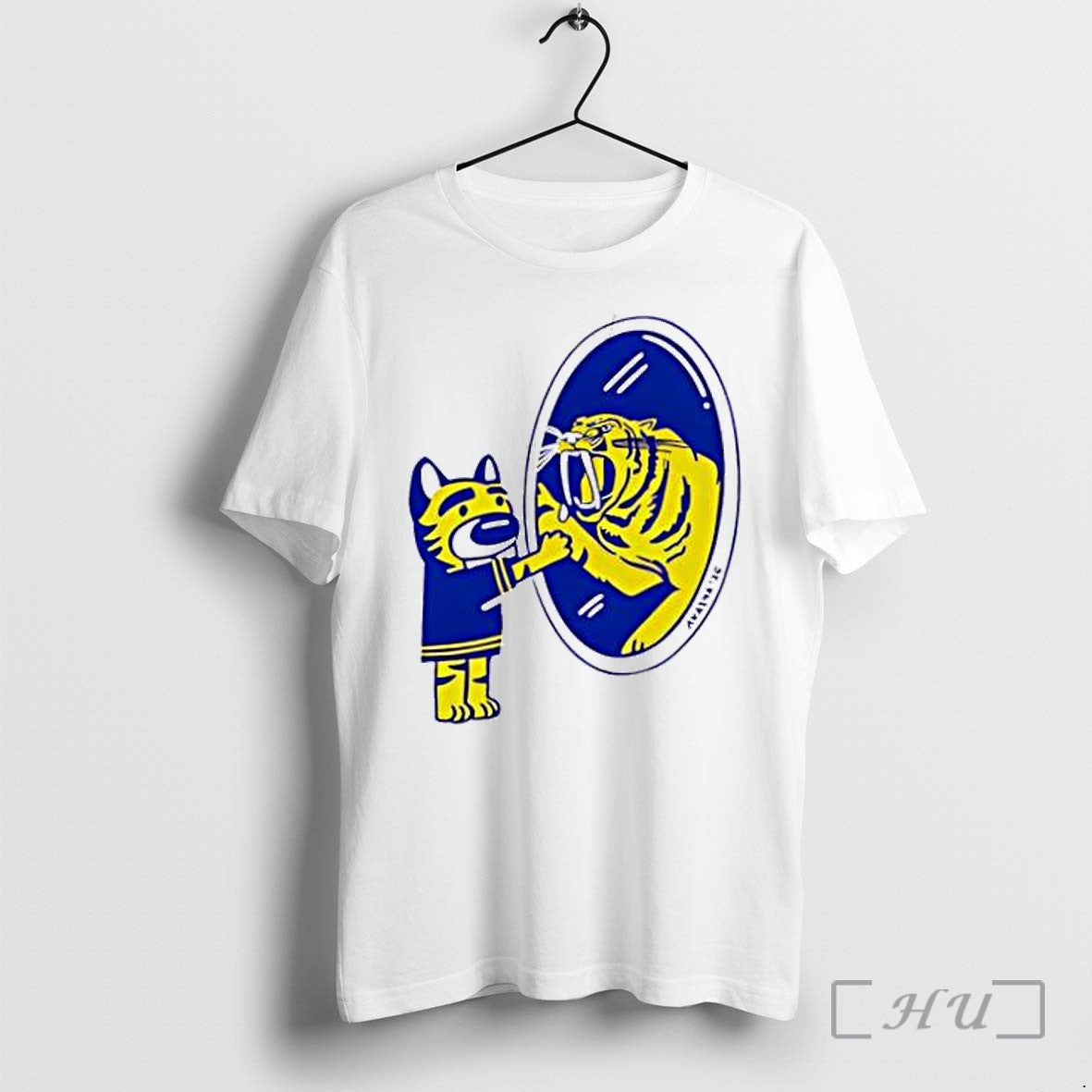 Officials Gnash Nashville Predators Mascot Looking In Mirror With Sabretooth Tiger Premium T Shirts Sweater