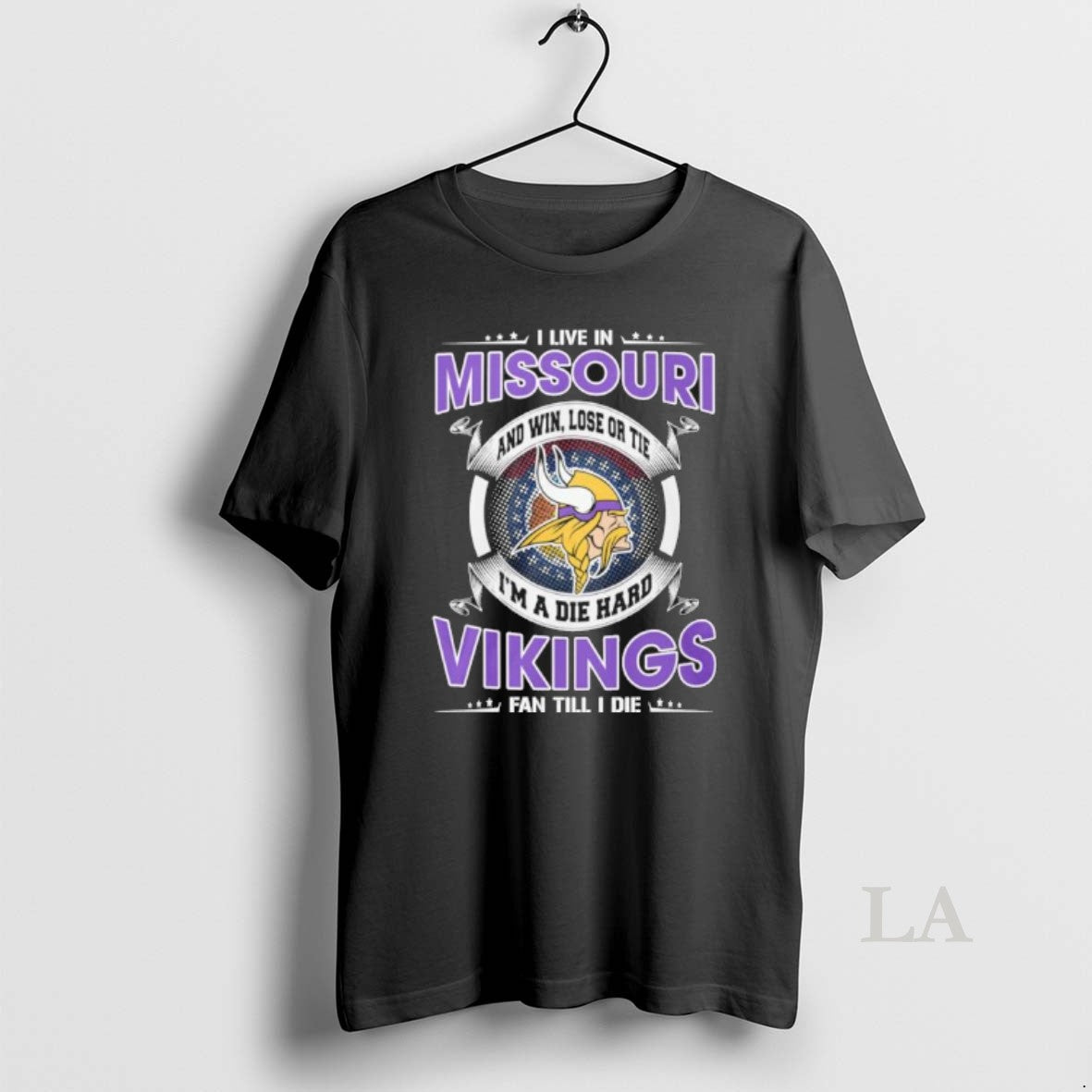 Original I Live In Missouri And Win Lose Or Tie Im A Die Hard Minnesota T-Shirts, Hoodie, Sweatshirt | DripVista.com