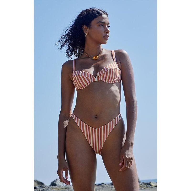 Outer Banks Women's Whalebone Underwire Bralette Bikini Top T-Shirts, Hoodie, Sweatshirt | DripVista.com