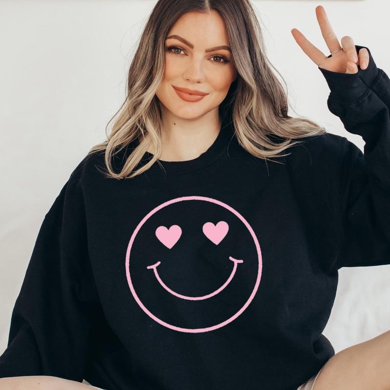 Pink heart smiley eyes sweatshirt Valentines Smiles Sweatshirt Pink Valentines Sweater Heart Smile Sweatshirt Oversized...