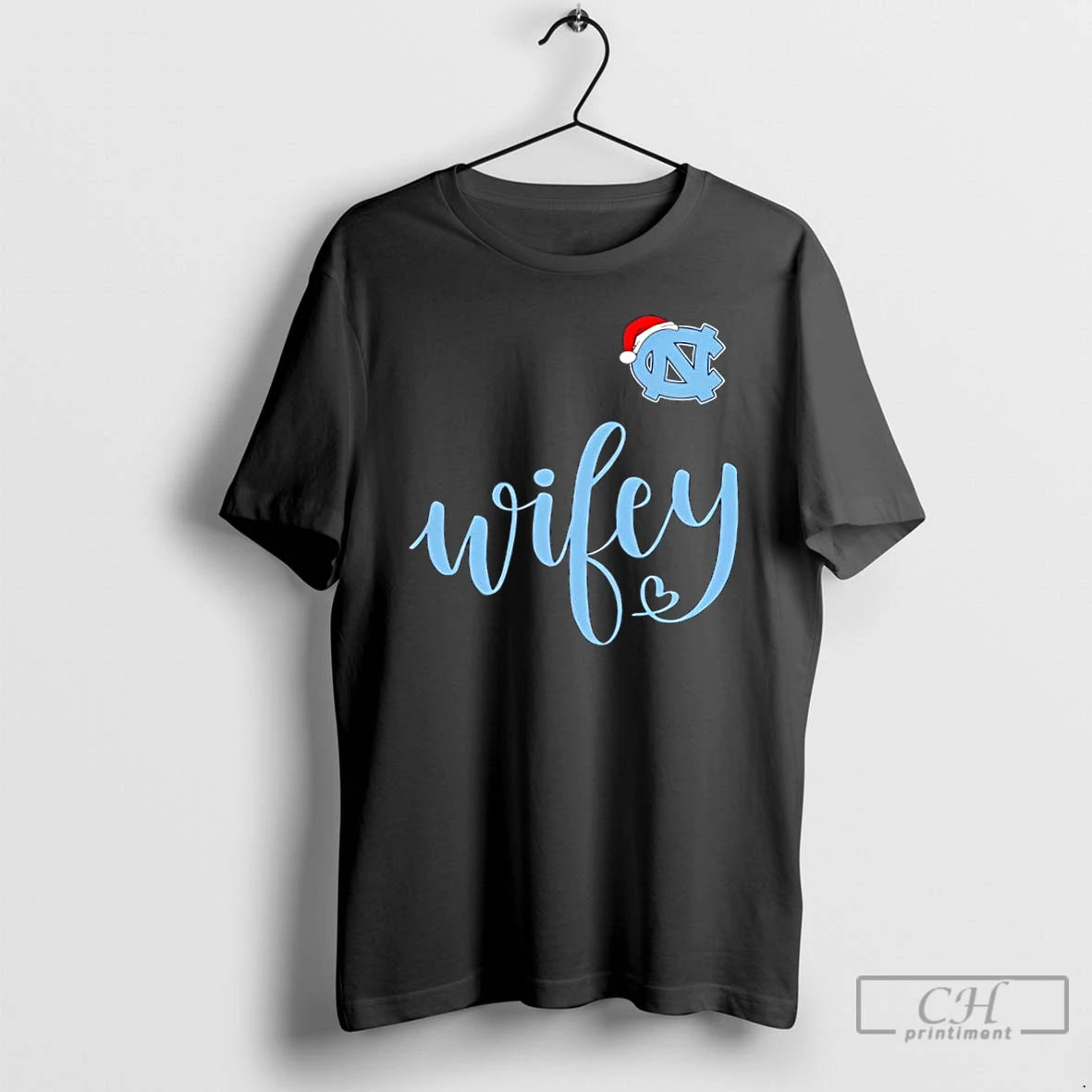 Premium Wifey North Carolina Tar Heels Santa Hat Merry Christmas T-Shirts, Hoodie, Sweatshirt | DripVista.com