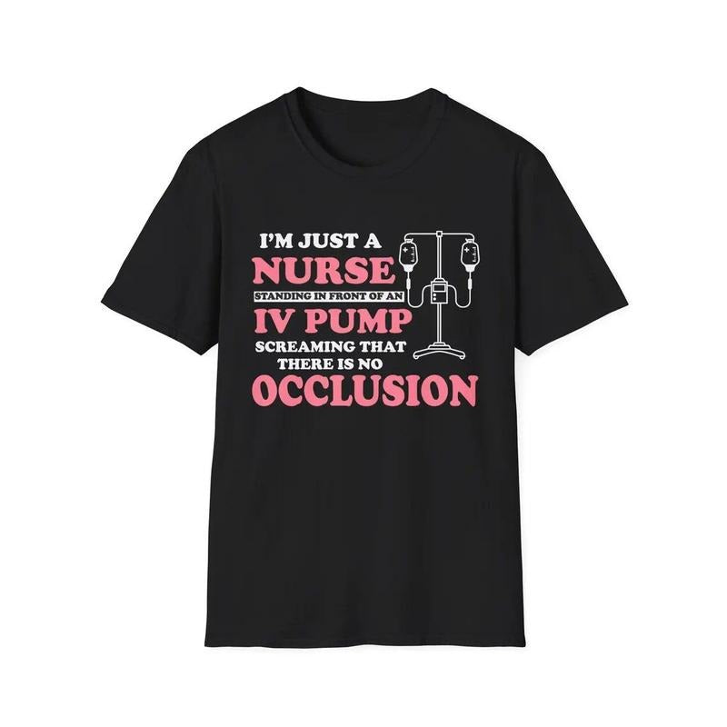 Retro - Chic Lightsaber brand - Shirt for Women: "Mom Vibes" Lightsaber brand - Shirt Showcasing WB shield Vintage